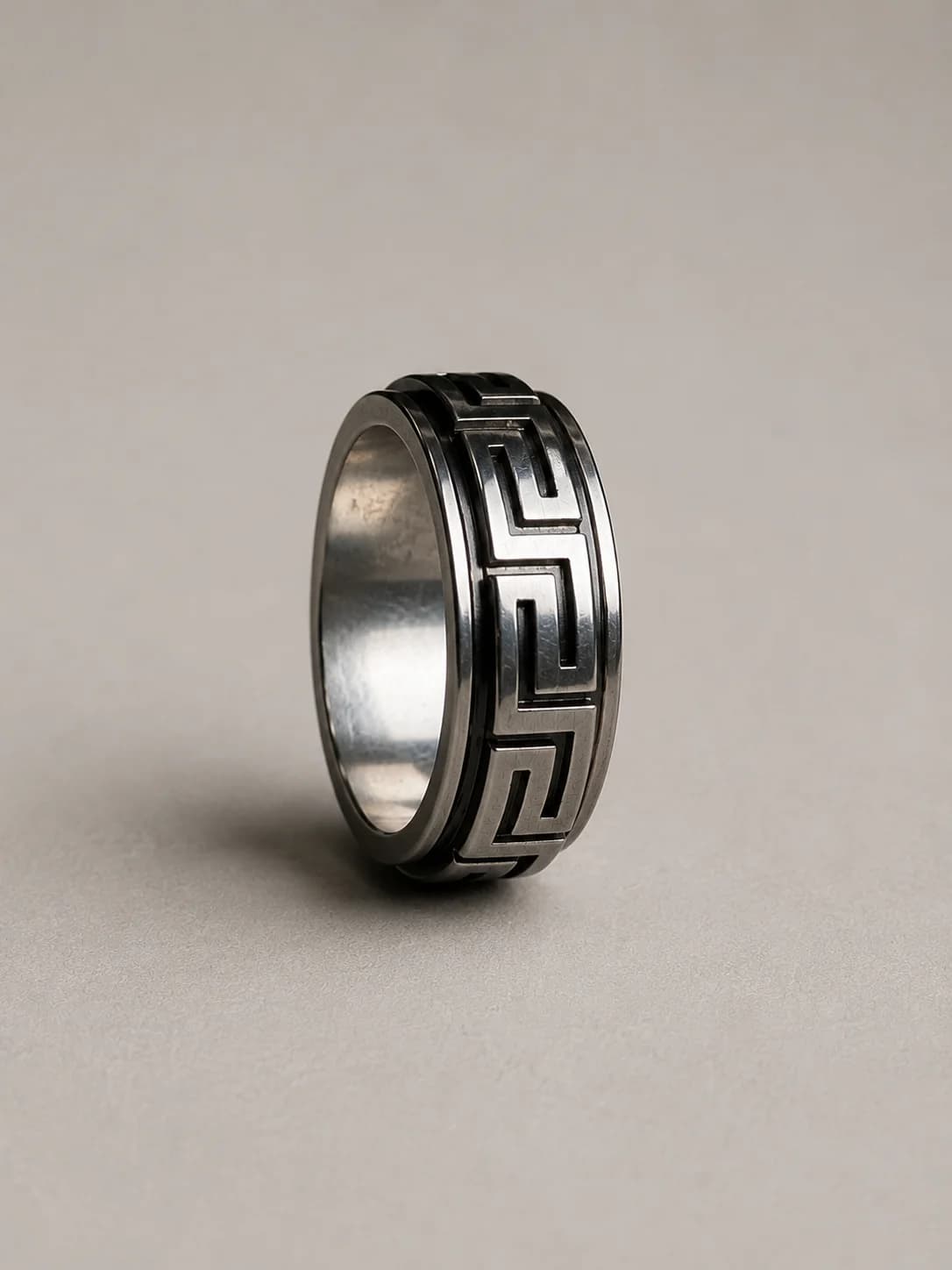 Geometric Engraved Band Ring – Silver Finish Side