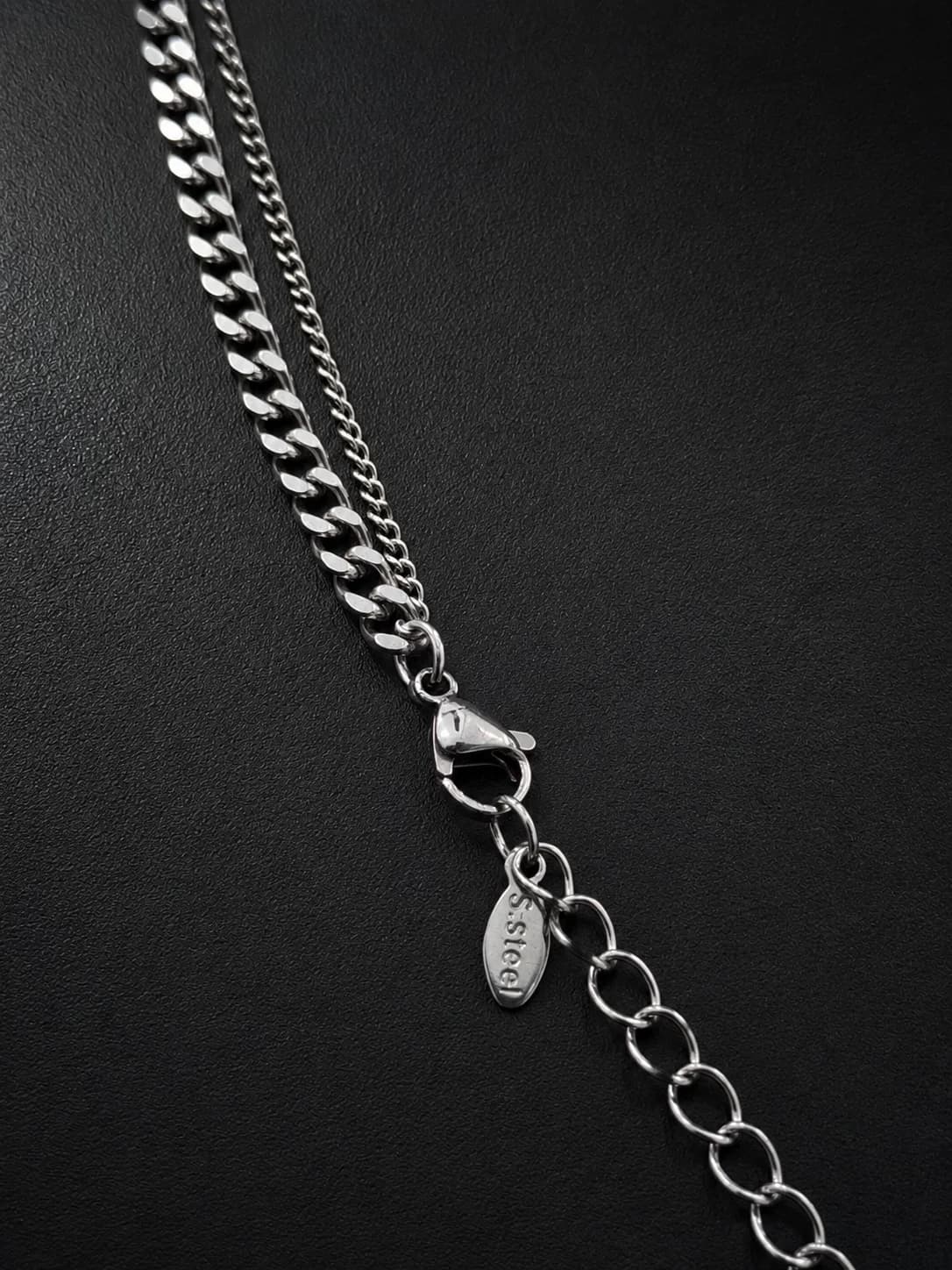Layered CHAINE Pendant Necklace Set Back
