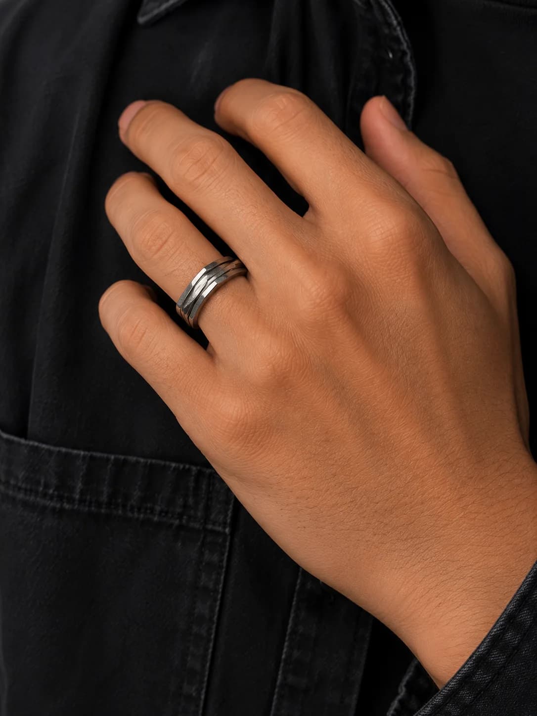 Layered Edge Geometric Ring – Silver Finish Front