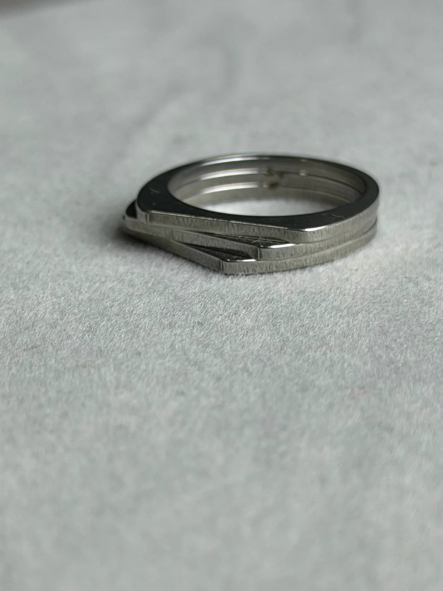 Layered Edge Geometric Ring – Silver Finish Overview