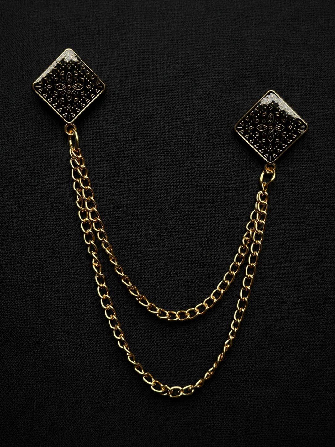 Midnight Crest Chain Brooch overview