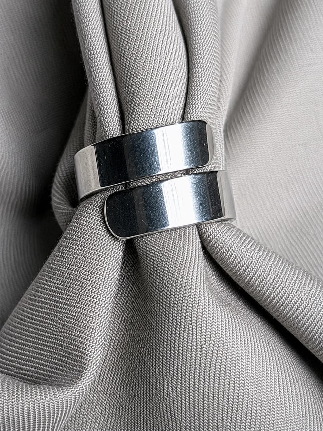Minimal Wrap Open Ring – Silver Finish Back