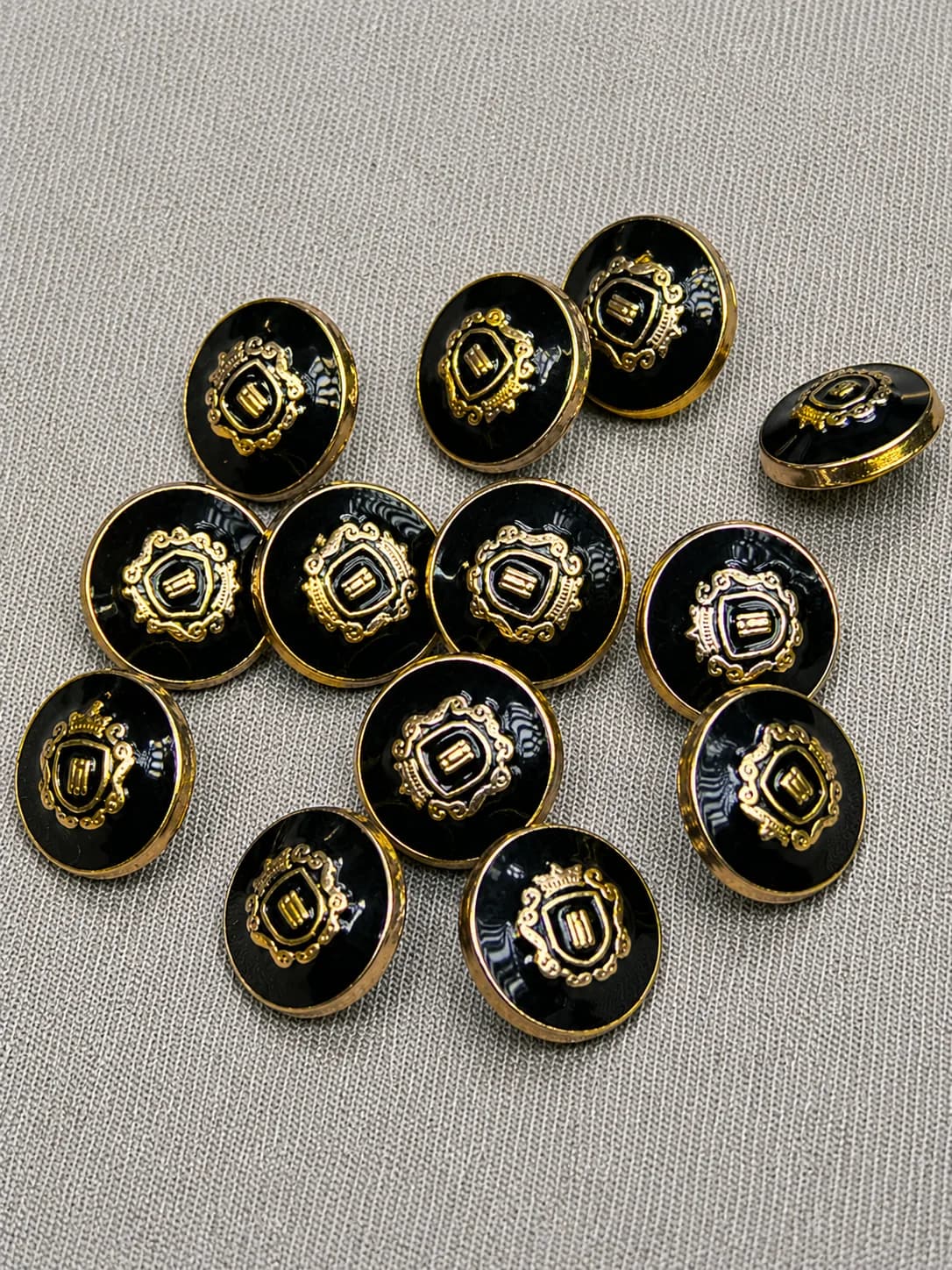 Royal Crest Black Enamel Metal Shank Button overview