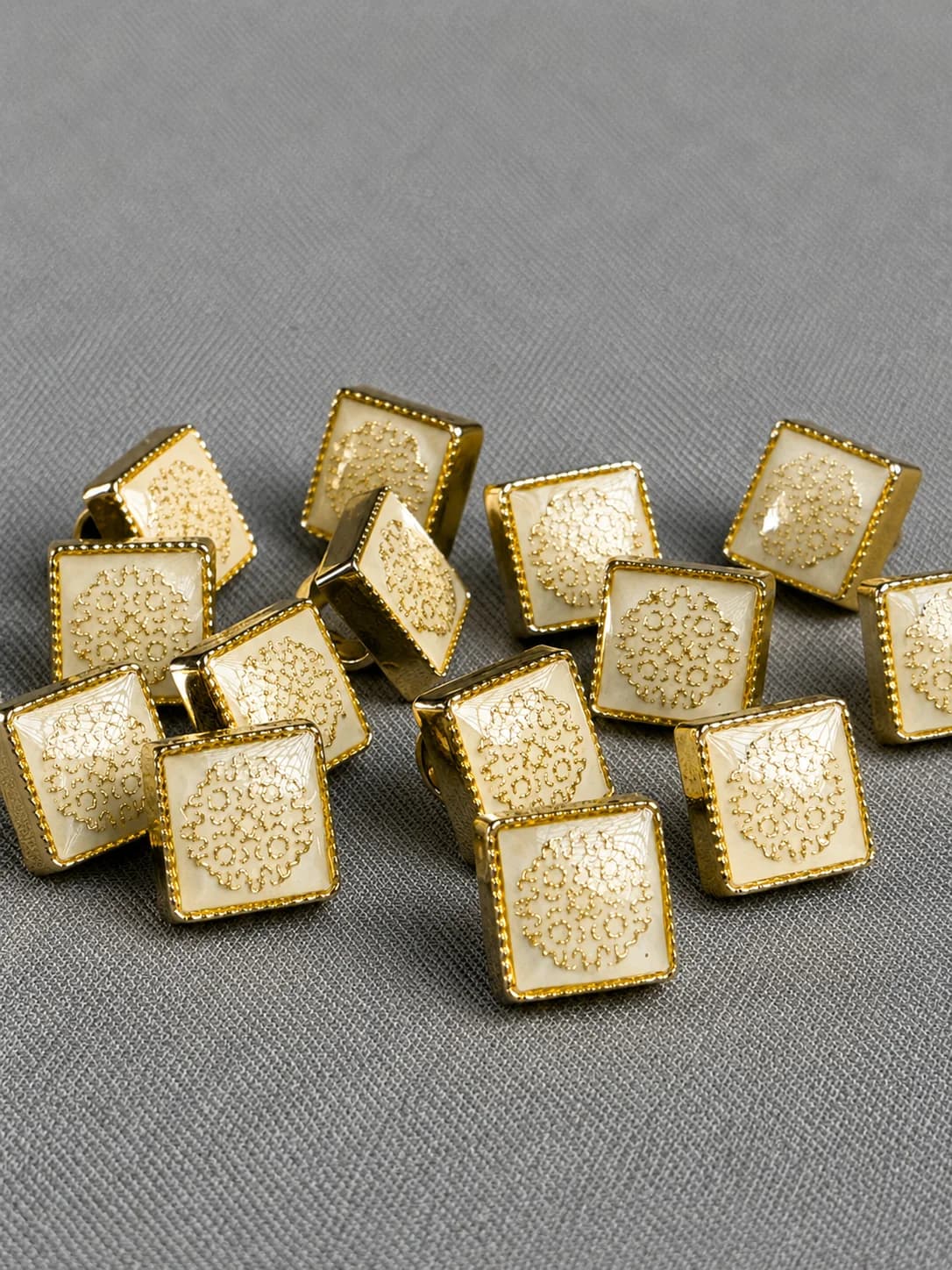 Royal Crest Square Metal Shank Button overview