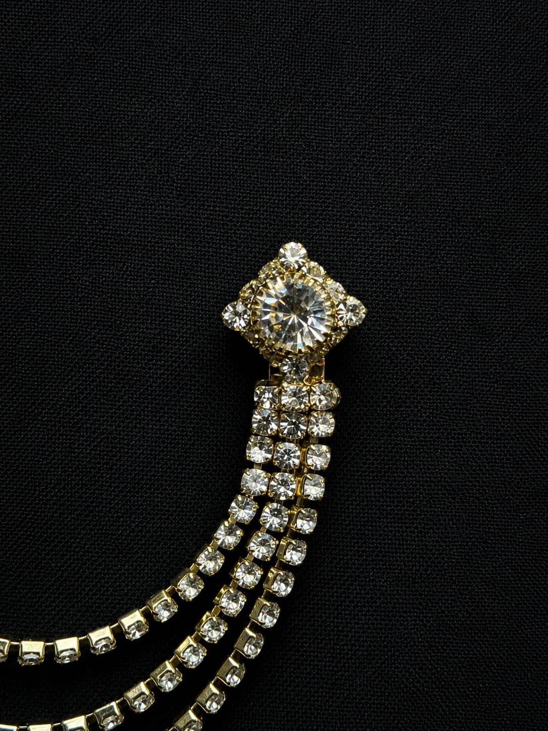 Royal Crystal Chain Brooch Back