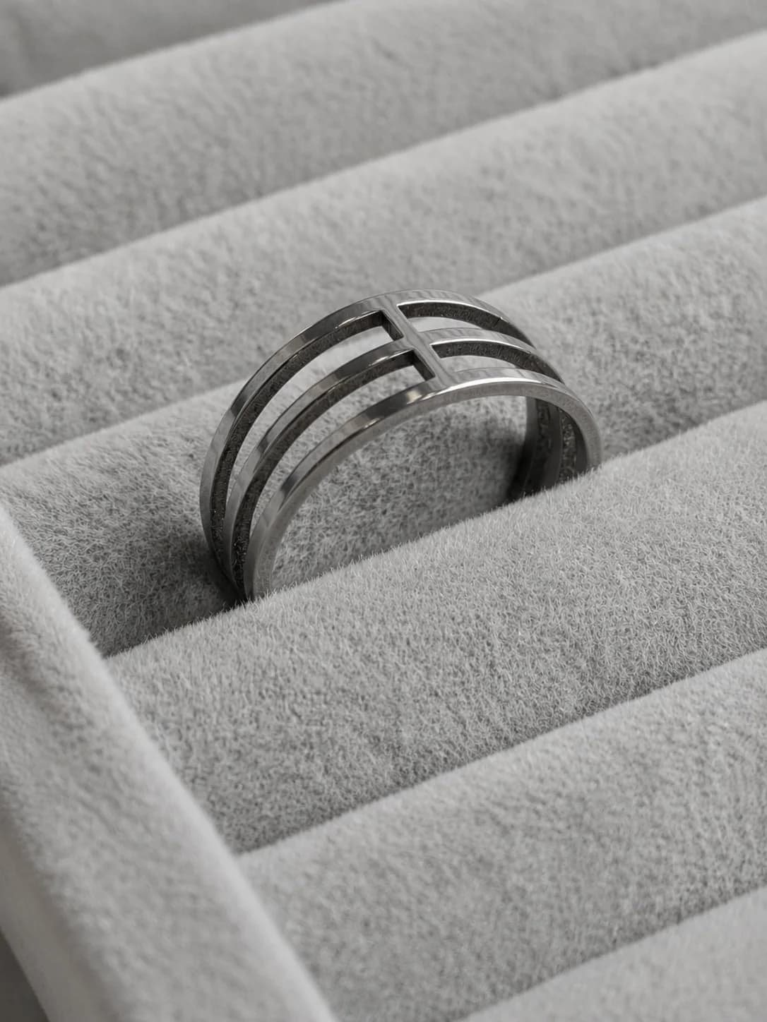 Triple Line Open Band Ring – Silver Finish Detail