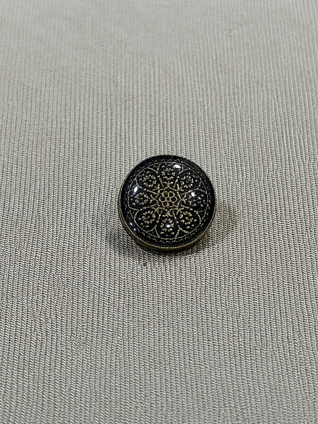 Vintage Floral Engraved Metal Button – Black Antique Finish front